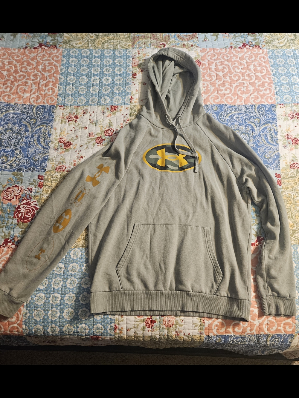Under Armour Men's Gray Pullover Hoodie with Yellow Logo